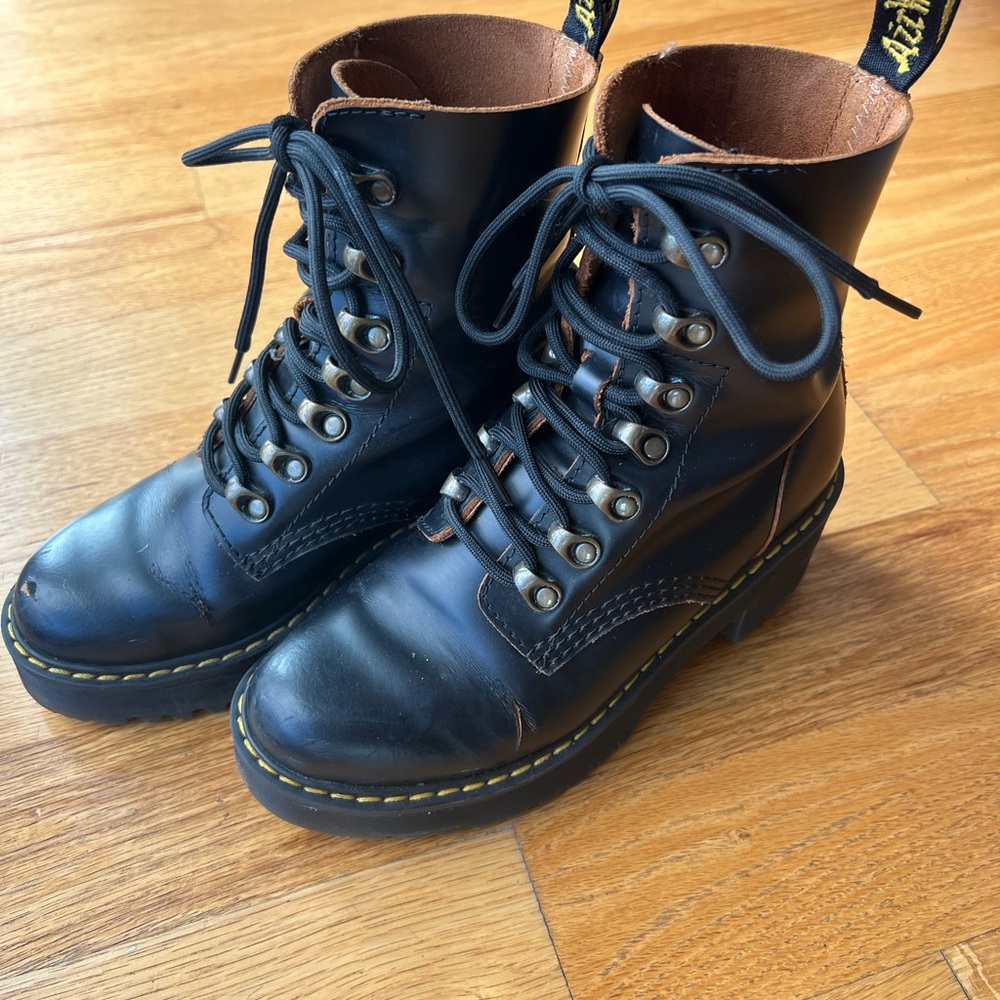 Dr Martens Leona